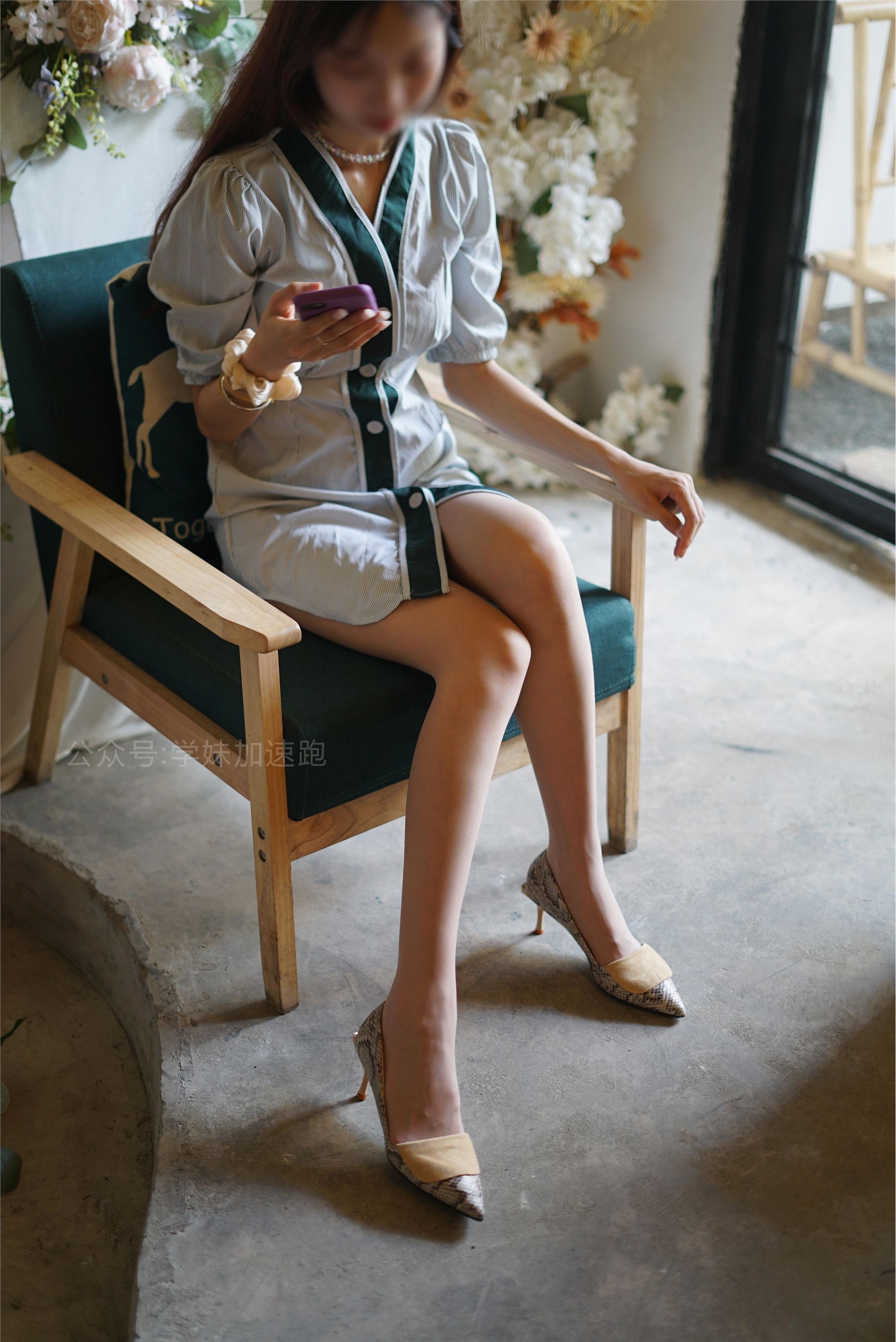 学妹加速跑 XM043《清清凉凉，丝袜走起-盘盘》